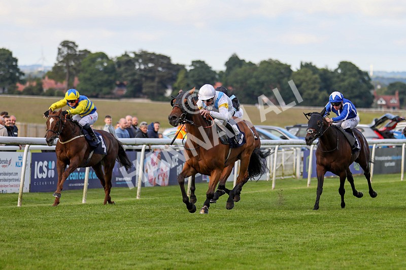 180624-Race 4-Distinction-8030 - Race 4