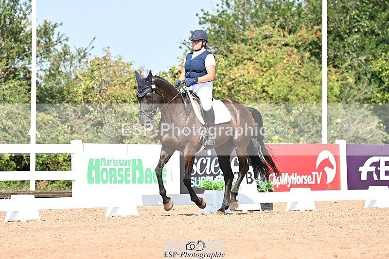 250816-115311-04109 - 109-Amber.Da.SilvaToners.Lady.Florentine