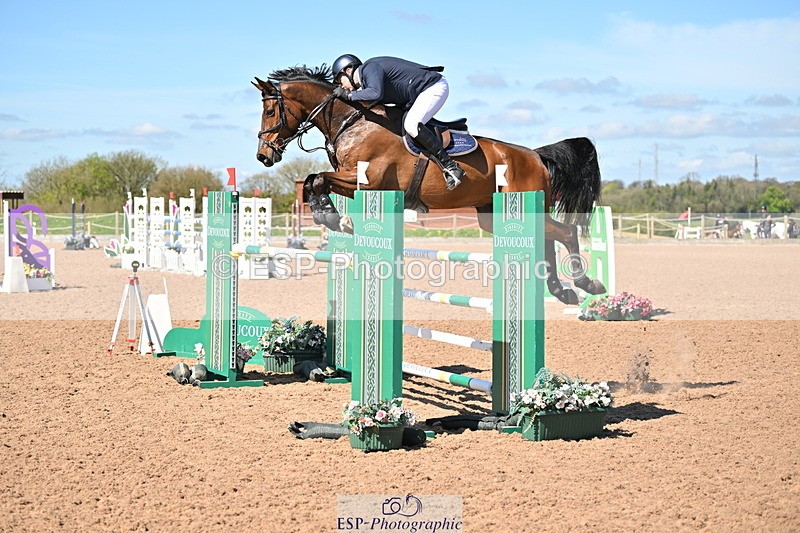 240418A-112521-02565 - Cls 5, 2 Star Medium Tour 1.35m