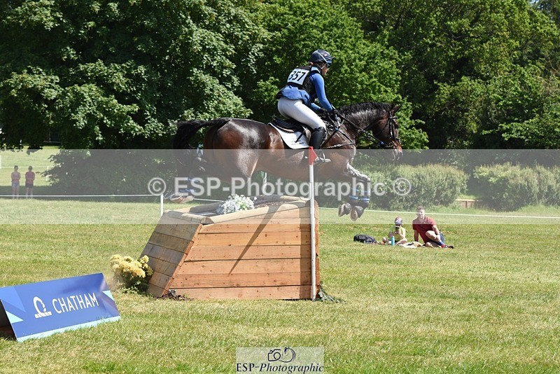 230527-144636-09994 - 357-VIVENDI_HERO-Saffron_Cresswell-XC