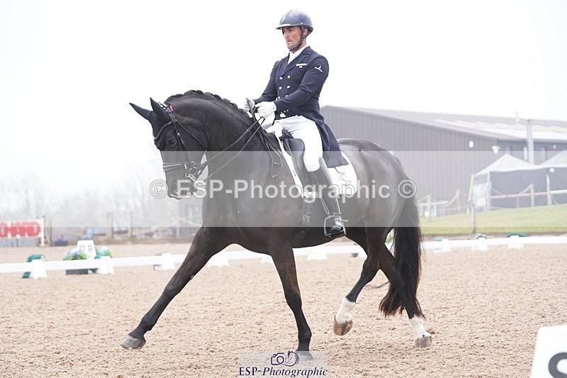 250404-092556-04037 - 022-Jezz.Palmer-Romanno.Weltino