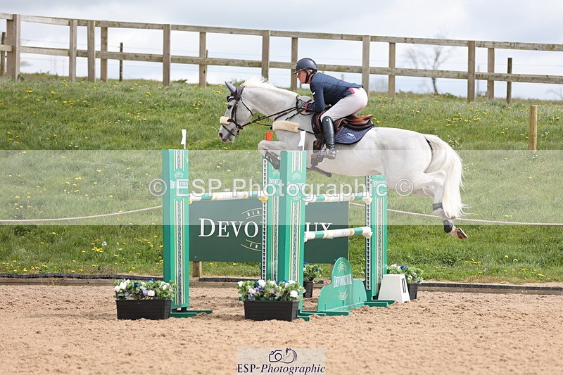 240419A-124106-07380 - Cls 6, 2 Star Medium Tour 1.35m