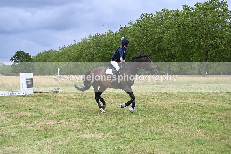 WJ6_2990 - Time at Jump 11:06 to 11:40