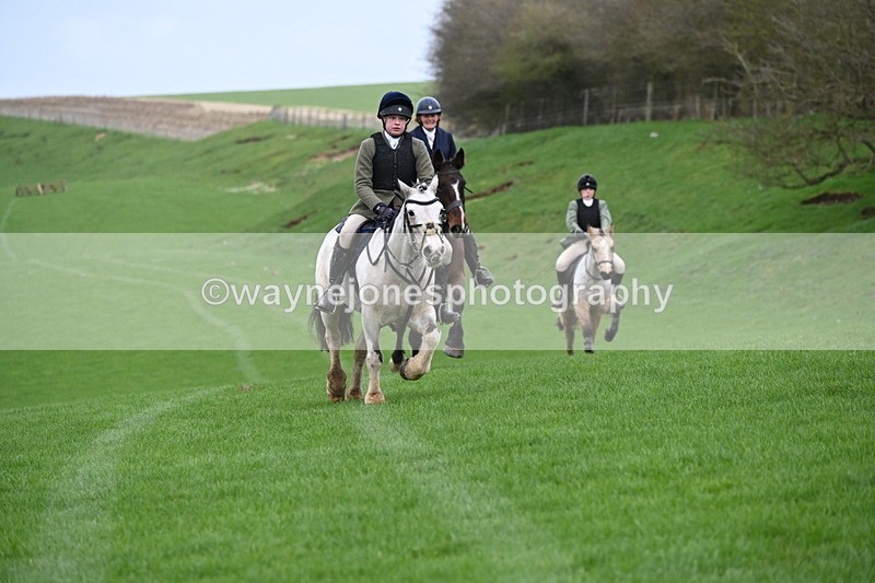 WJ6_9366 - Line Three