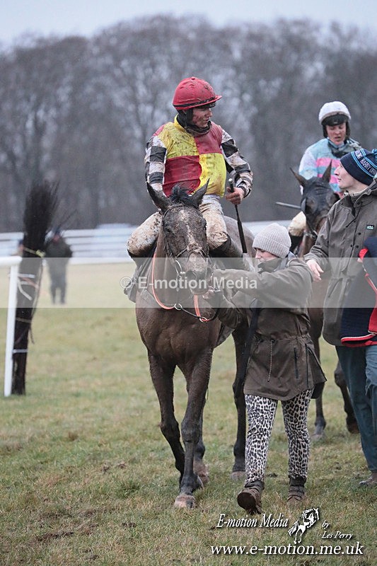 PtP 260125 925 - Cocklebarrow Point-to-Point racing with the Heythrop Hunt 26/01/25