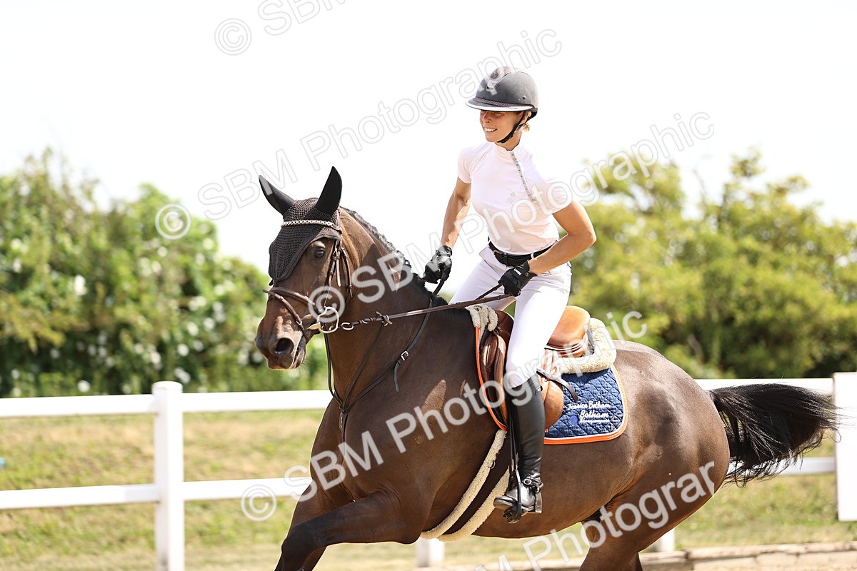 SBM_000581 - Class 15 - Redpost Equestian Senior Foxhunter - 1.20m