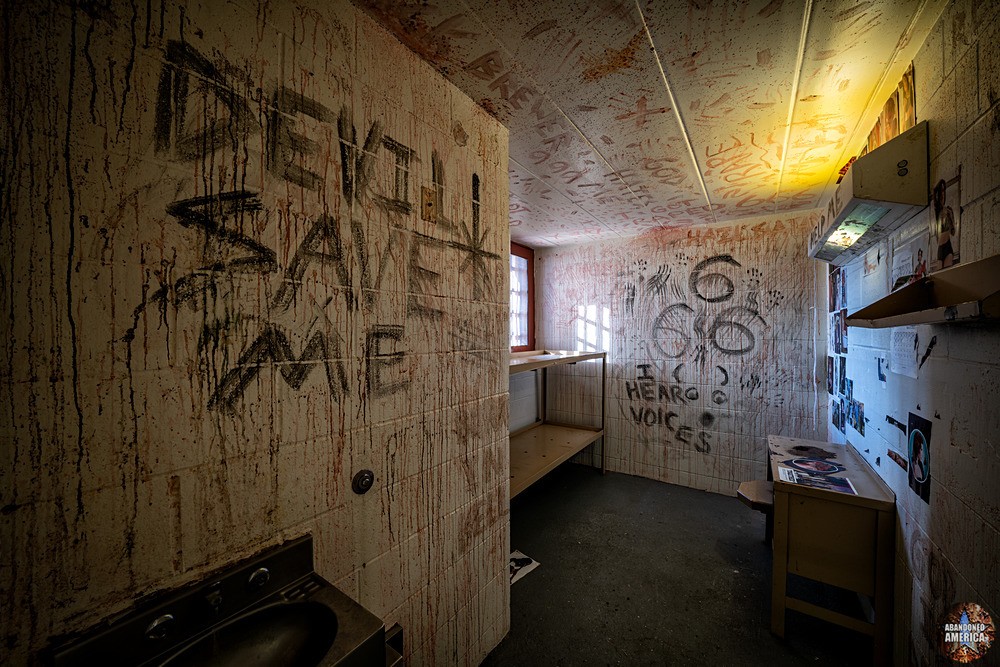 Western State Penitentiary (Pittsburgh, PA) | Horrifying Cell - Western Penitentiary