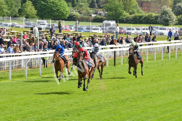 yr11052022r4-32 - Race 4 3.35pm Tattersalls Musidora Stakes