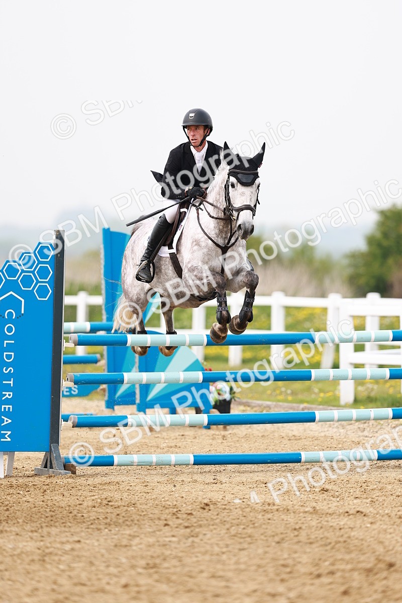  - Class 18 - Senior Newcomers - 1.10m