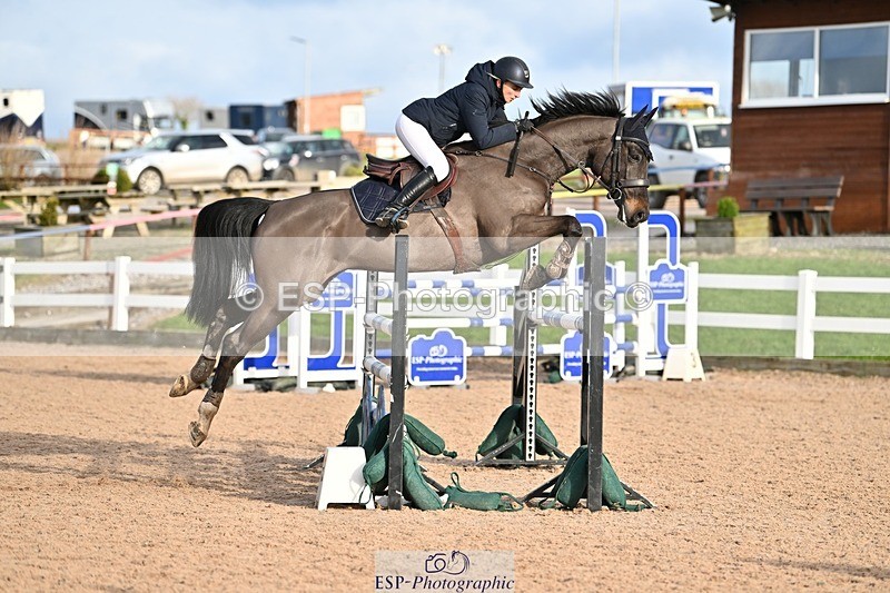 241208-131002-01708 - Cls 21 Newcomers and 1.10m Open