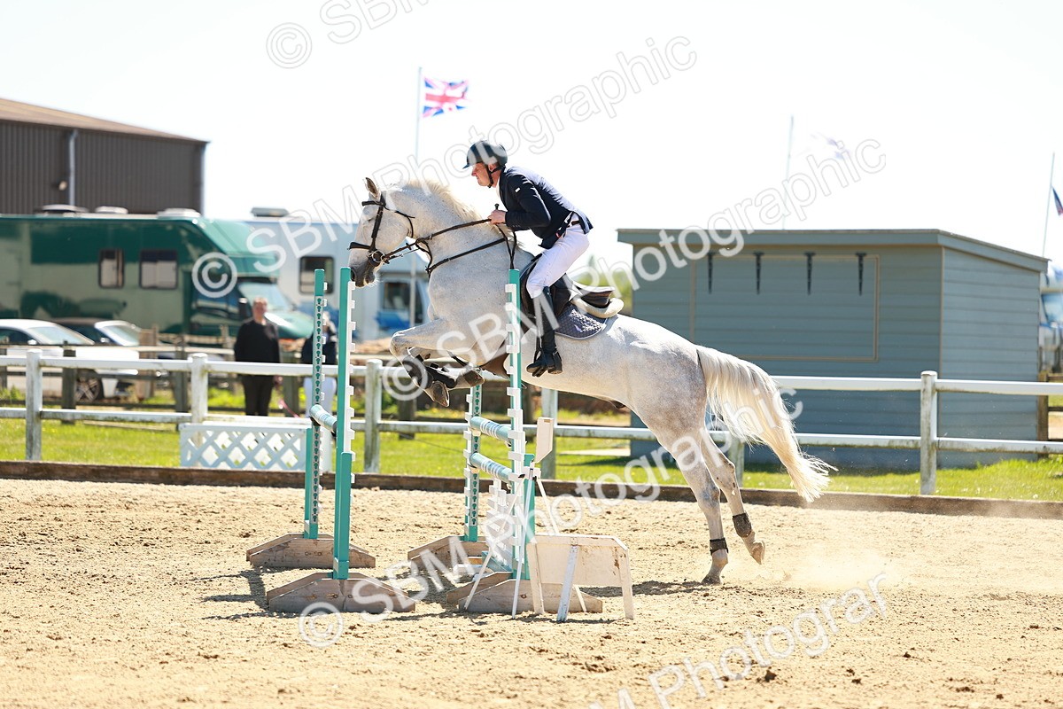 SBM_001405 - Class 4 - Senior Newcomers 1.10m
