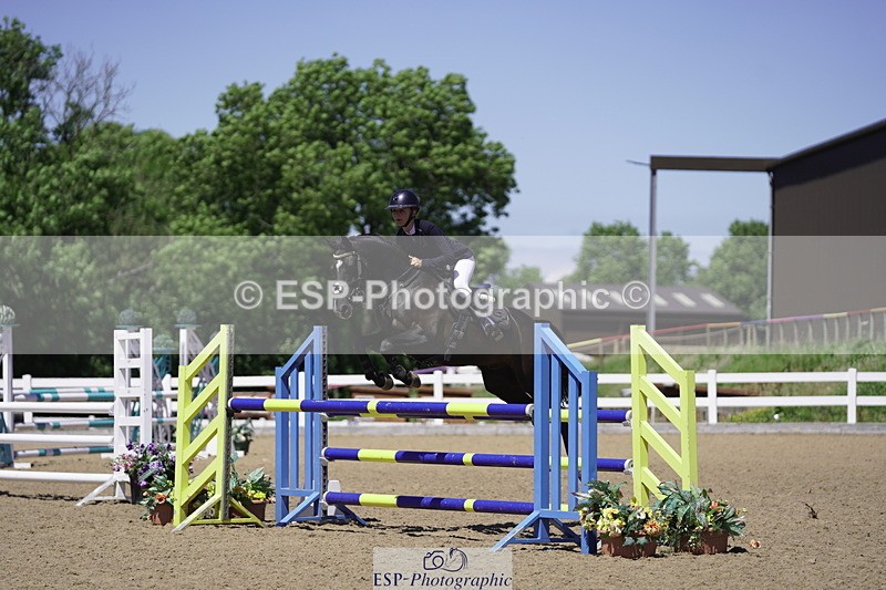 230624A-142828-01863 - Cls 25 Pony Newcomers & 1m Open