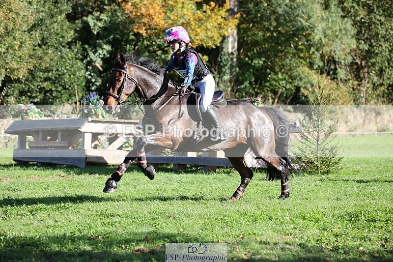 241026-142529-14066 - 509-Tichy.Sanders-SPARHANGER.VELVET