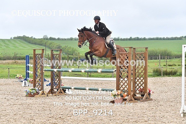 BPP_9214 - CLASS 30 SUN Senior Newcomers/ 1.10m Open