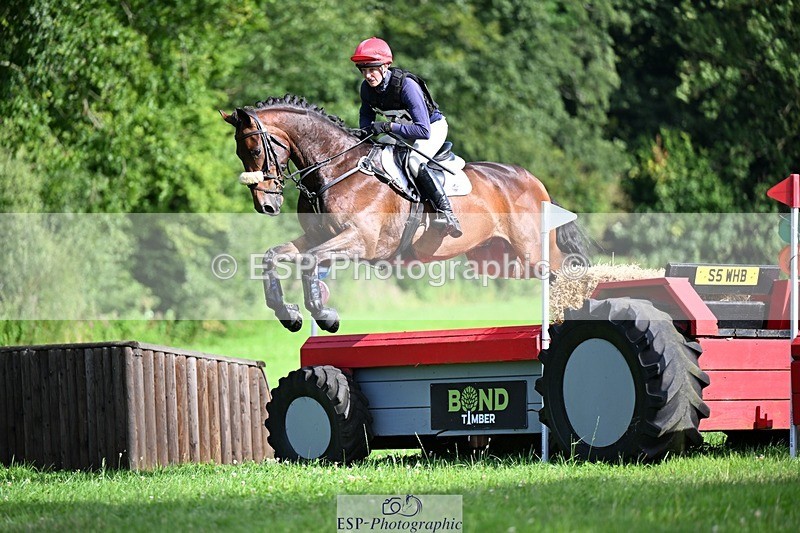 240803-164210-09600 - 271-Rosie_Bradley-Hole-OUT_OF_THE_BLUE_XIV