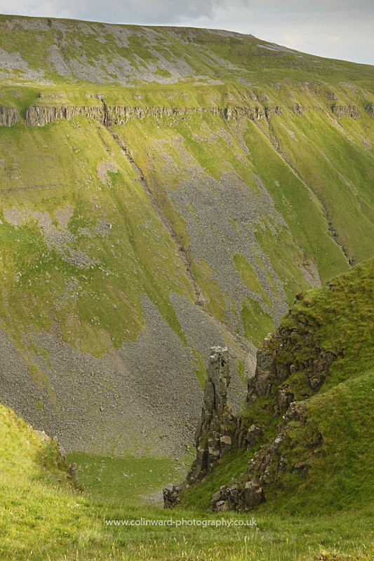 Nichols Chair, High Cup Nick, North Pennines.    ref 3530 - The Pennines and Cumbria