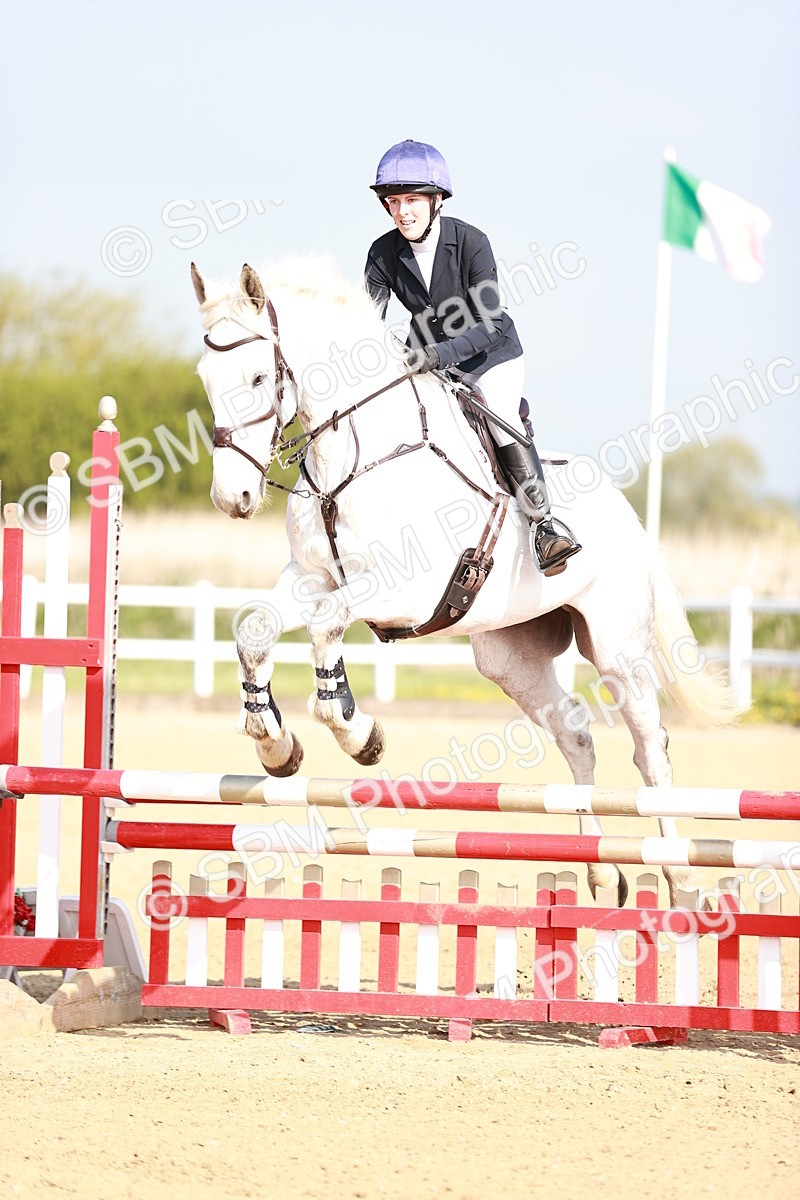  - Class 21 - Senior British Novice - 90cm