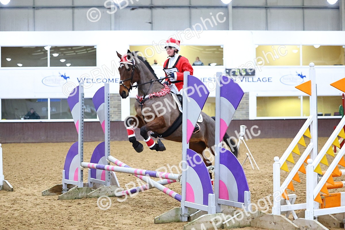 SBM_001829 - Class 4 - Festive Fences - 70cm