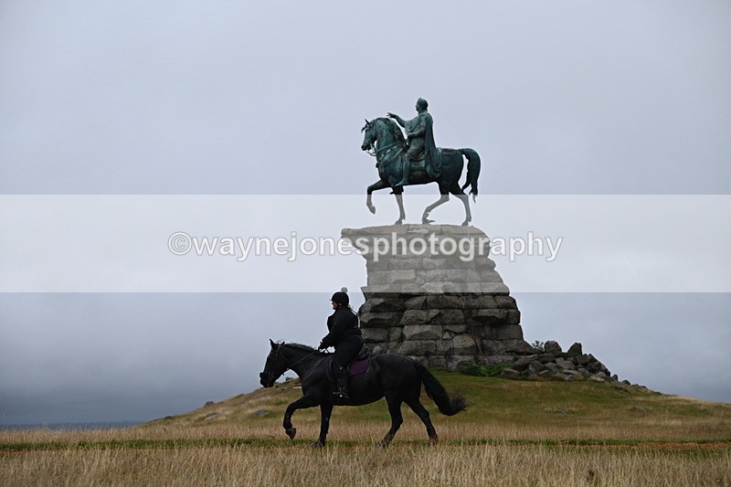 DSC_2118 - Time at Statue 12:13 to 12:32