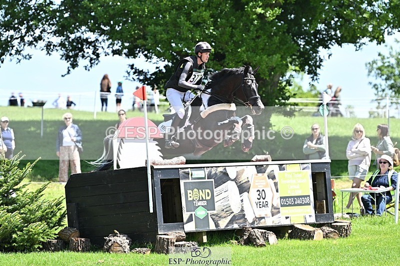 240525-123255-14103 - 377-HONEYBROOK_EXTRA_SPECIAL-Tom_Rowland