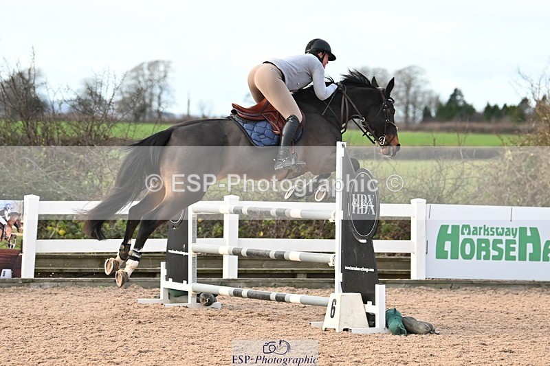 241208-140438-01871 - Cls 22 Foxhunter and 1.20m Open
