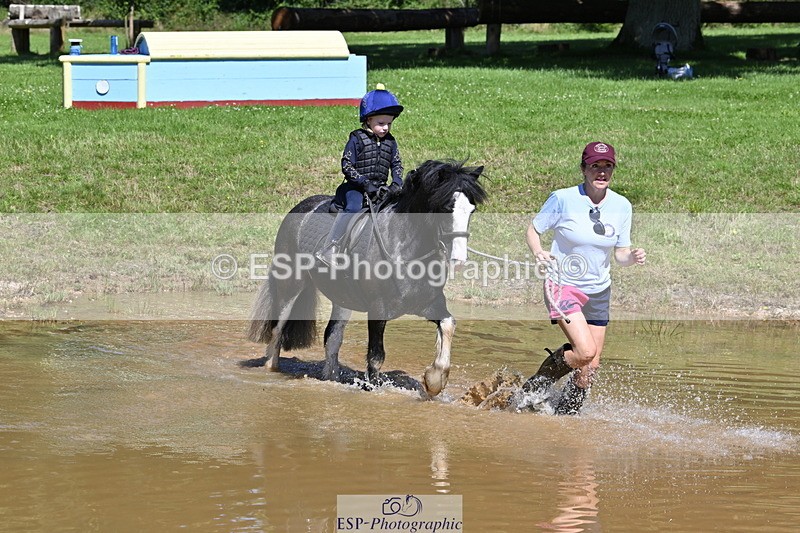 240728B-111527-01305 - Gemma's Group XC