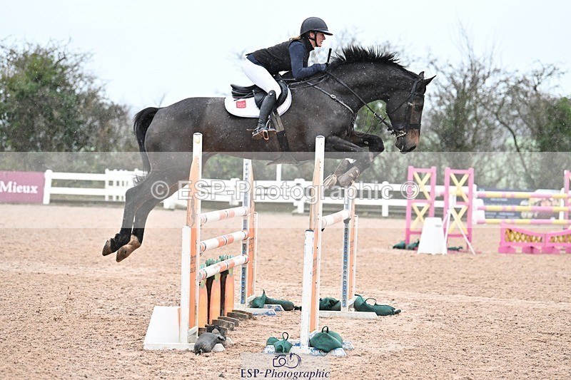 241206-134903-01006 - Cls 6 Foxhunter and 1.20m Open