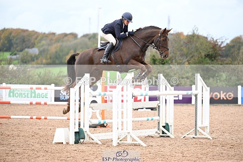 251022-143318-00678 - Cls 6 Snr Foxhunter 1.20m