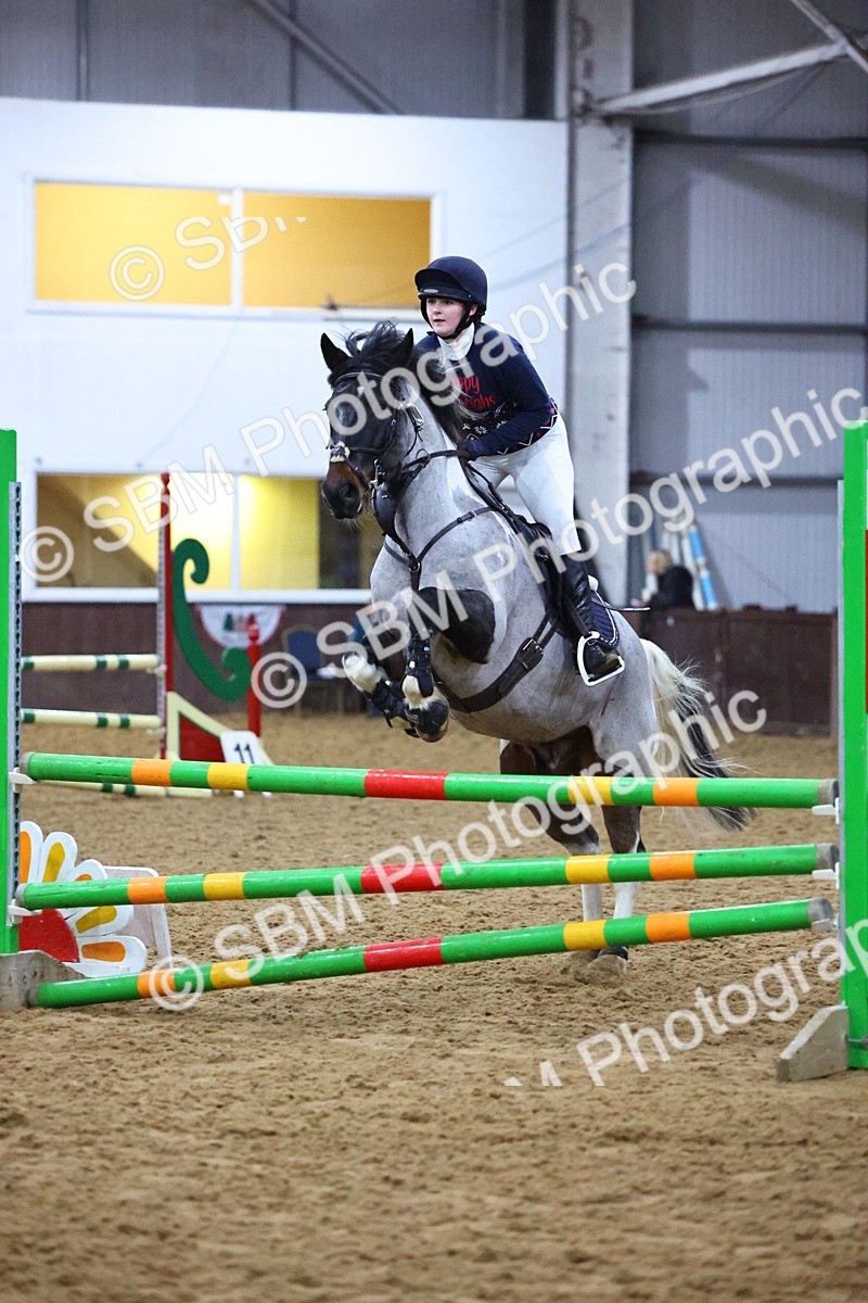 SBM_002570 - Class 6 - Holly & Ivy Stakes - 90cm