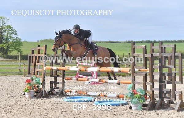 BPP_3998 - CLASS 9 - FRI - Senior Newcomers/ 1.10m Open