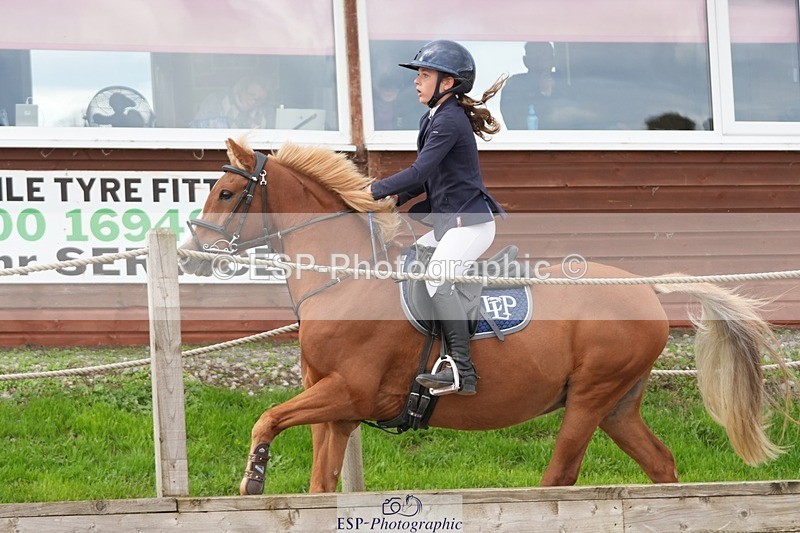 250921-143622-03692 - Cls 20 Pony 80cm Derby