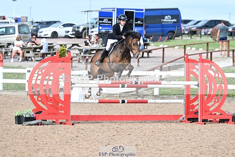 260627-173933-05801 - Cls 27 Foxhunter and 1.10m