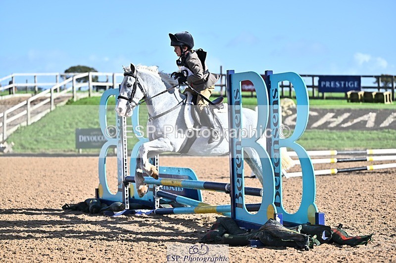 261027-115633-00097 - Clear Round and 60cm