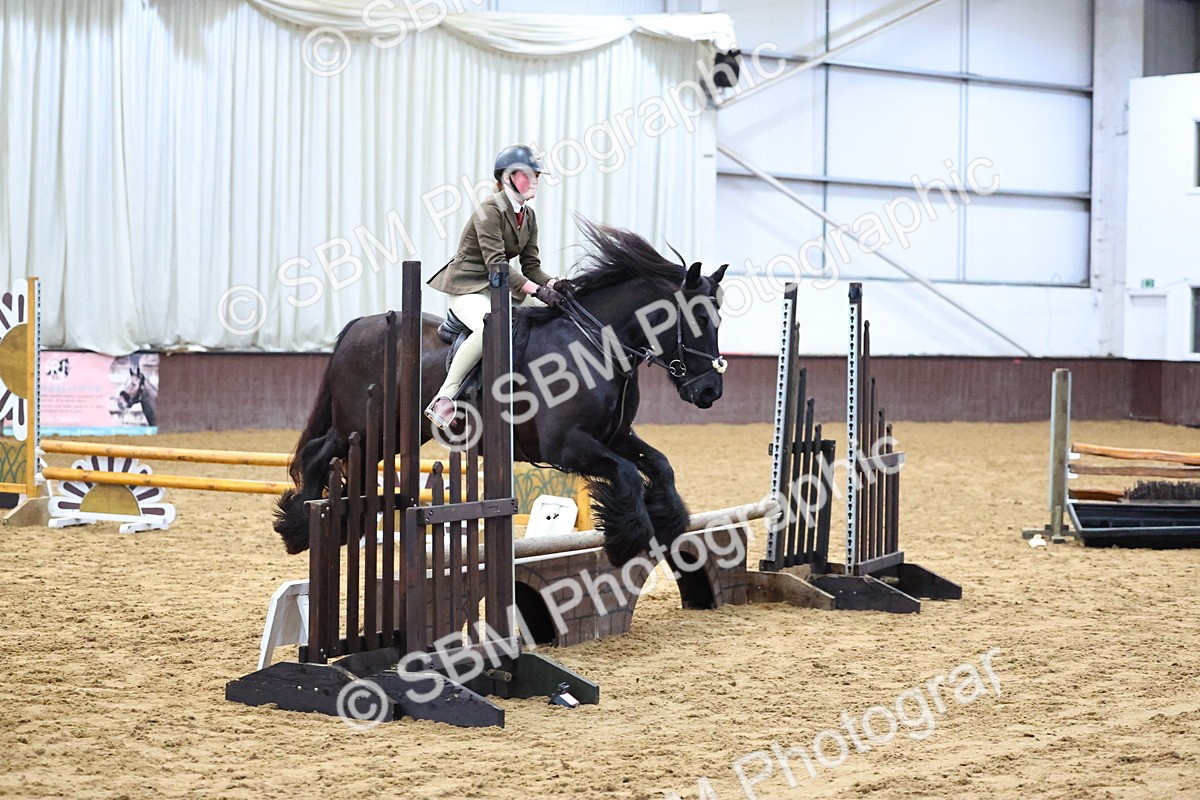 SBM_003028 - Class 35 - 60cm Training Stakes