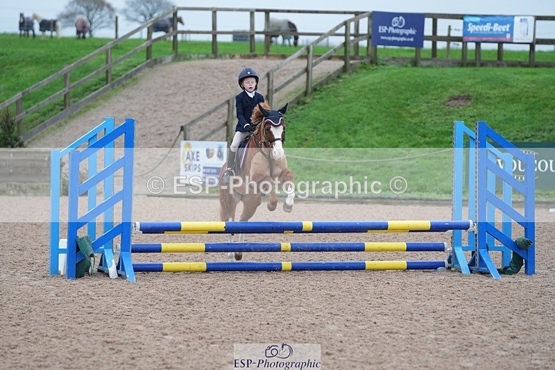 251116-095508-01452 - Cls 18 Clear Round 50cm