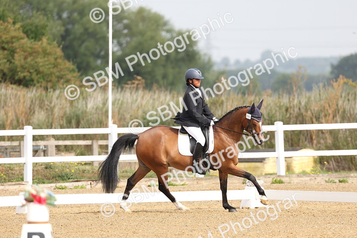 SBM_005432 - Class 6 - Novice 6 - 9.30-10.12