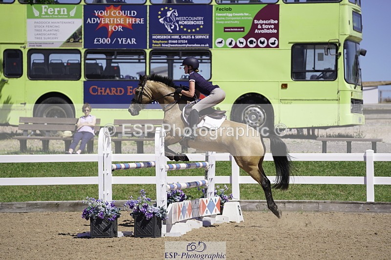 230624A-150038-02110 - Cls 26 Pony Foxhunter & 1.10m Open