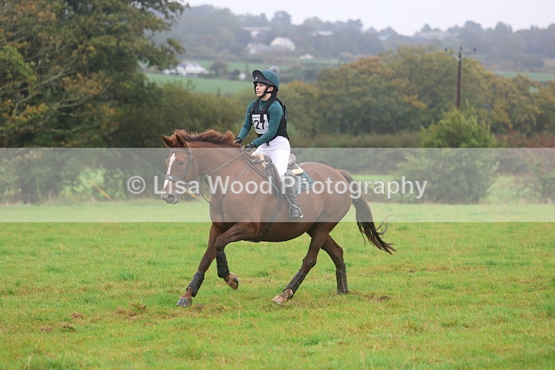 3E7A1436 - Class 2: 70cm: Half Roll Top