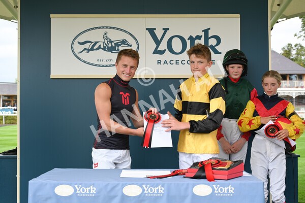 yr04092022p1-85 - 12.30pm 148cm Conditions Pony Race