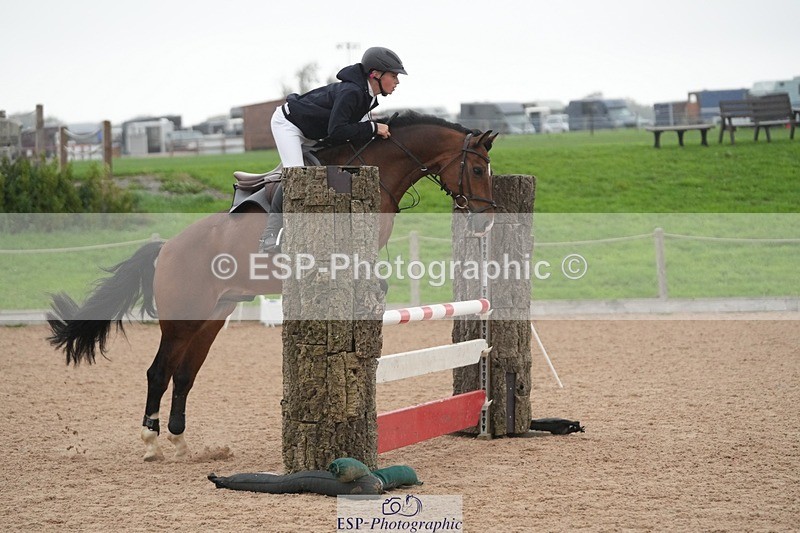 250920-115040-00812 - Cls 9 Pony Newcomers and 1m