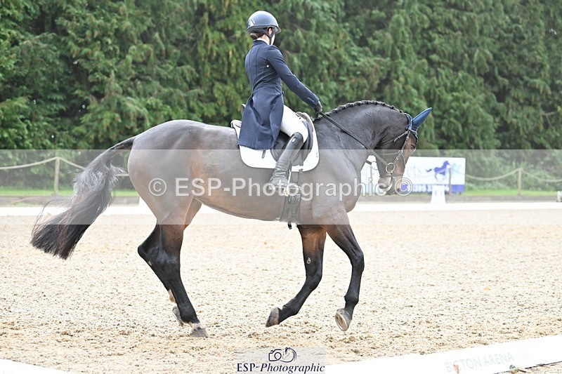 231019-112704-02138 - 108-BELGRAVE.IRENA-Lizzie.Scholefield-DR