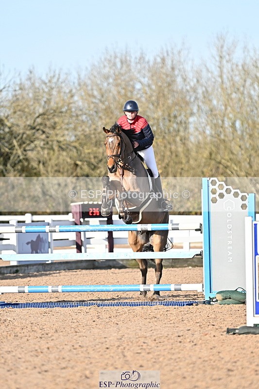 241113A-135421-00747 - Cls 05A&B Snr Fox & 1.20m Open