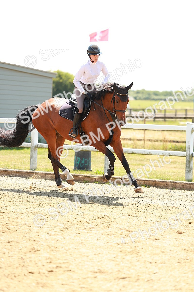 SBM_001576 - Class 4 - Senior Newcomers - 1.10m