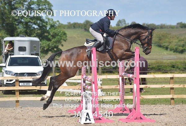 JAC_4540 - CLASS 6 Senior Newcomers/ 1.10m Open