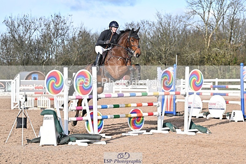 251119-131214-00433 - Cls 4 Newcomers and 1.10m Open