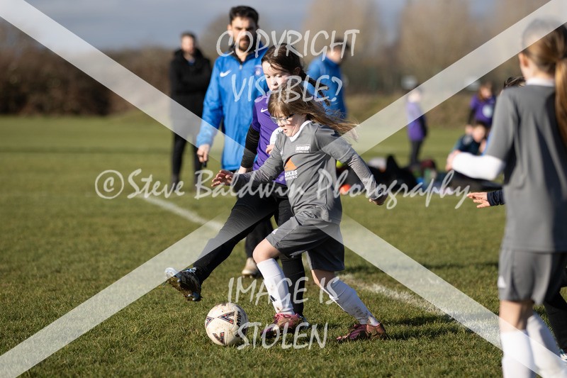 1DX31247 - 2026-01-17 FC Abbey Meads U9 Purple Girls V Develop FC U9 Girls