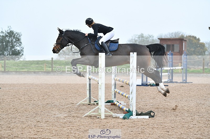 241102A-112836-04302 - SAT Cls 9 British Novice and 90cm Open