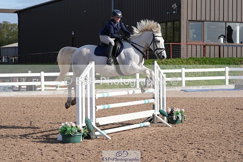 251005-104036-02607 - Cls 22 British Novice and 90cm