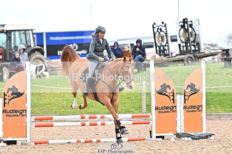 250414-101233-00020 - 70cm Round 1