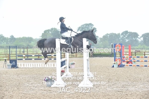 JAC_4922 - CLASS 16 SUN Senior Newcomers/ 1.10m Open